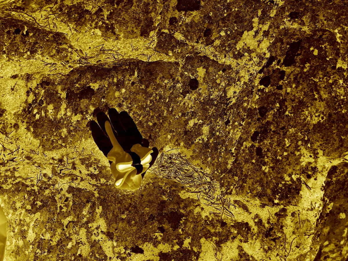 UNPAIRED GLOVES (Stockholm, Sweden,&nbsp;2016)